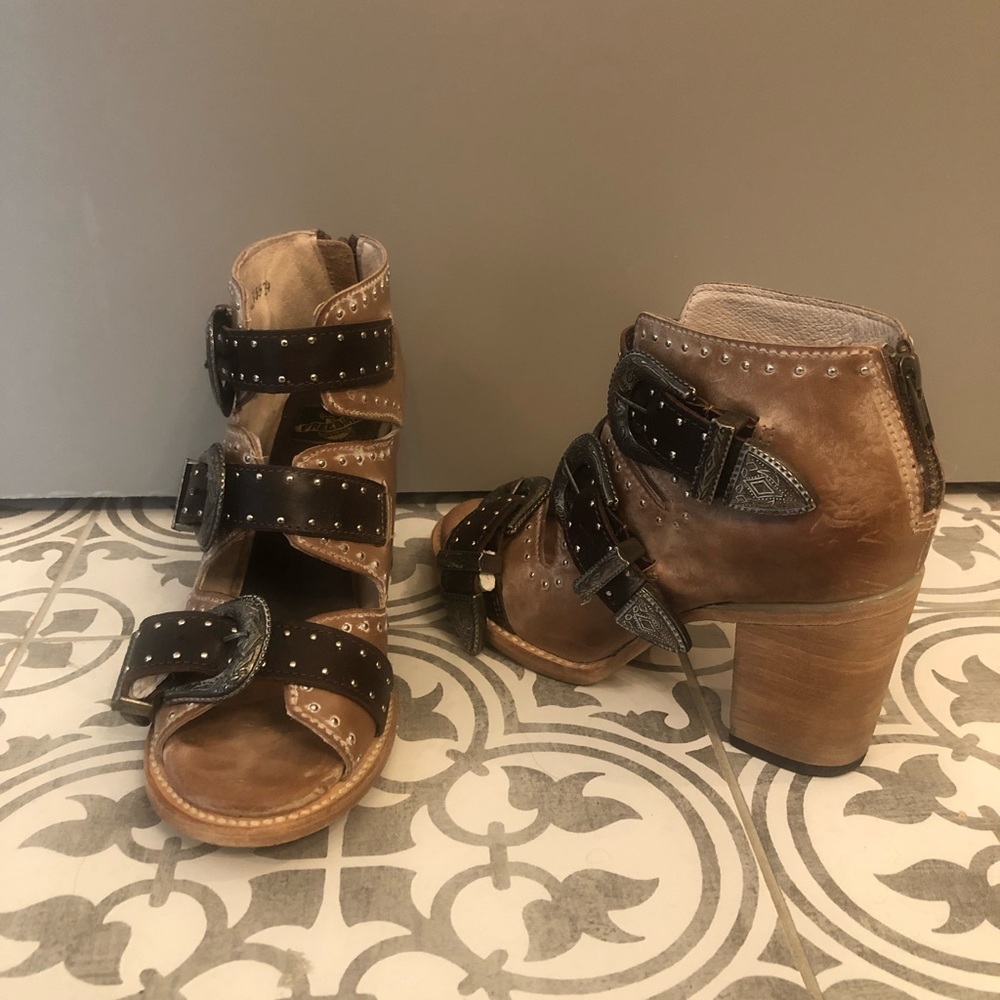 Freebird “Violet” dark brown and tan leather buckle heels